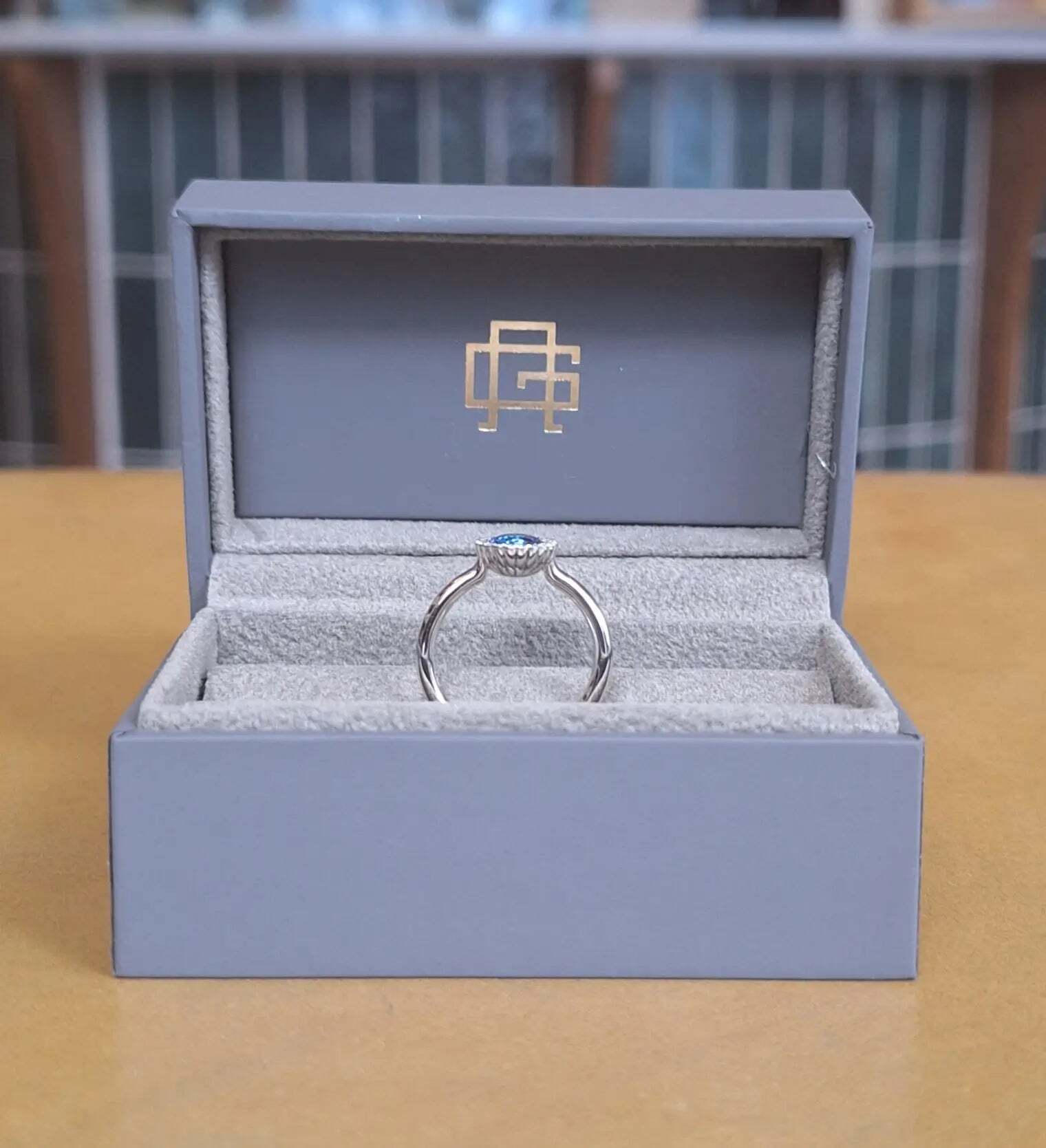 Cannele sapphire ring box alan
